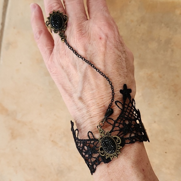 Black Lace Choker and Ring Set - Picture 6 of 6